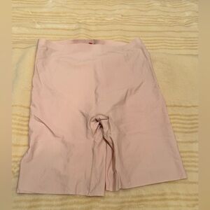 Spanx Mid-Thigh Shorts | Sz. M | MSRP $64